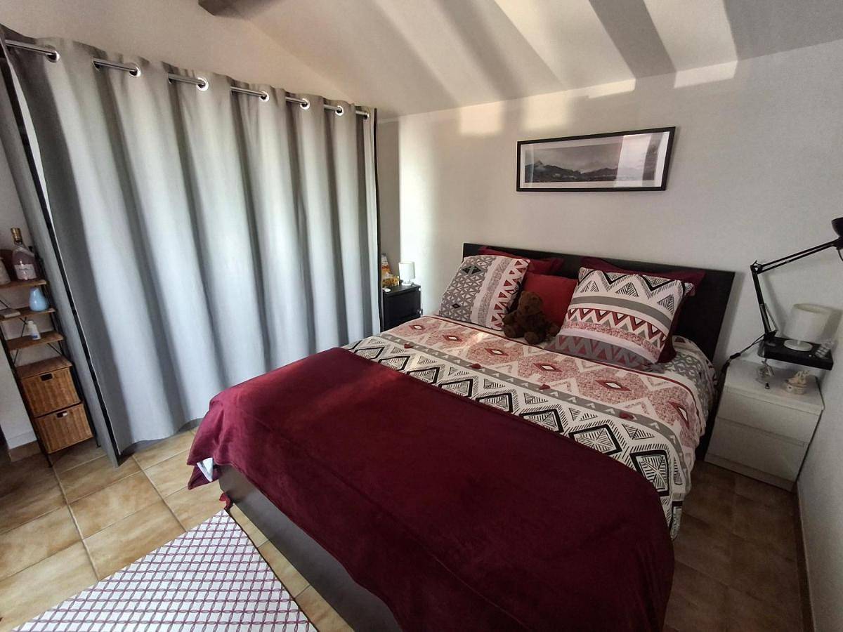 Chambre double avec balcon in Sérignan, Côte méditerranéenne (France)