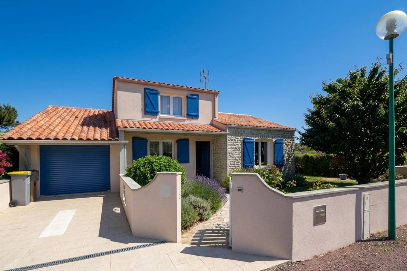 Spacious home near the sea and Clemenceau in Saint-Vincent-sur-Jard, Vandea
