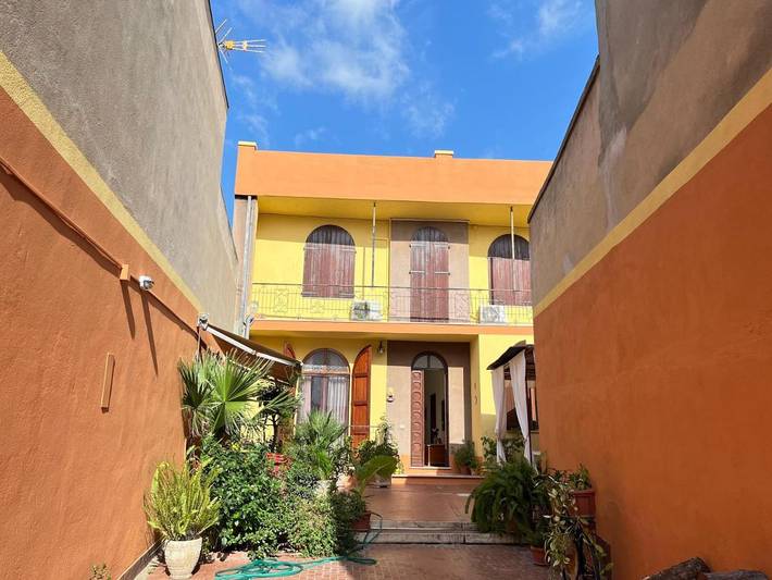 Appartamento per 3 persone, con balcone e panorama in Monserrato