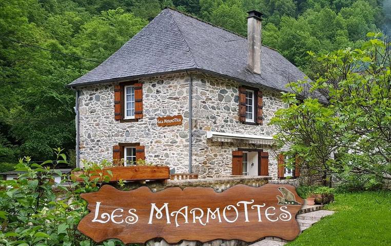 Chambre d’hôte pour 4 personnes, avec Balcon et Terrasse ainsi que Jardin et Vue à Estaing
