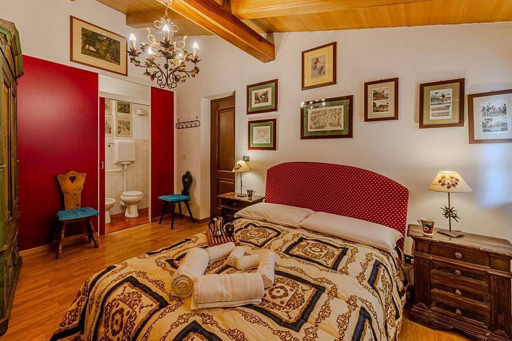 Casa Doretta - Mountain view, fireplace, and comfort in Larzey, Courmayeur
