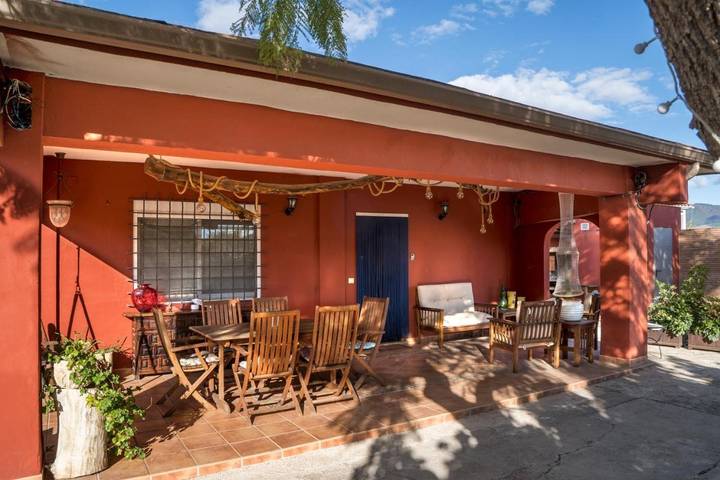 Apartamento para 5 personas, con Jacuzzi además de Terraza y Jardín en Castellón de la Plana