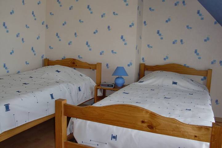 Location de vacances pour 5 personnes, avec piscine ainsi que jardin et balcon dans Plage de la Govelle - 3