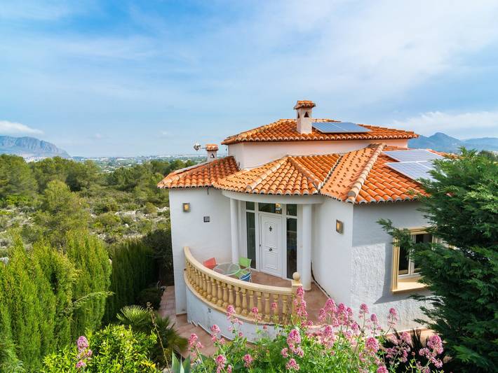 Ferienhaus für 6 Personen, mit Terrasse und Garten sowie Pool in Pedreguer