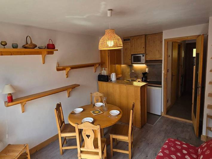 Gîte pour 4 personnes, avec Balcon dans Office De Tourisme De Champagny En Vanoise - 2