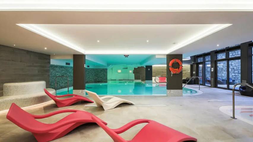Chalet pour 7 personnes, avec Balcon ainsi que Piscine et Sauna dans Méribel - 4