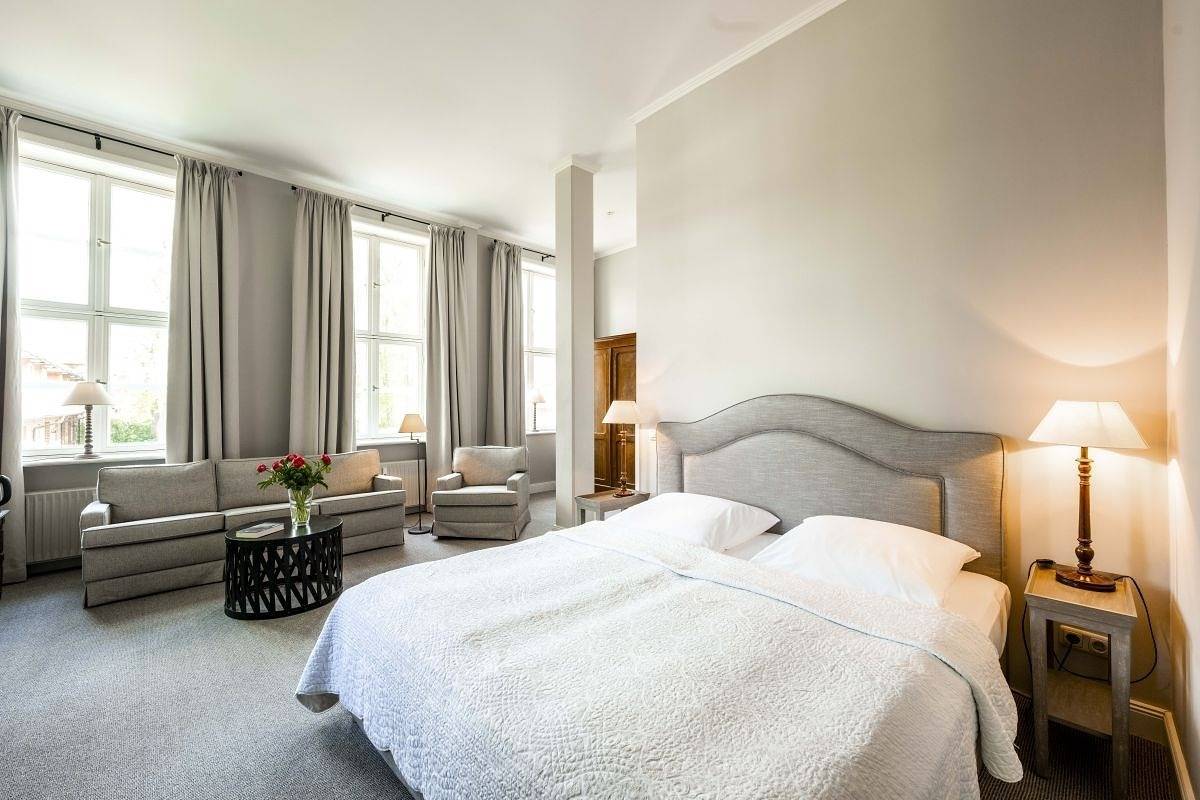 Ganze Ferienwohnung, Herrenhaus Appartement 5 in Lüdersburg, Elbtalaue
