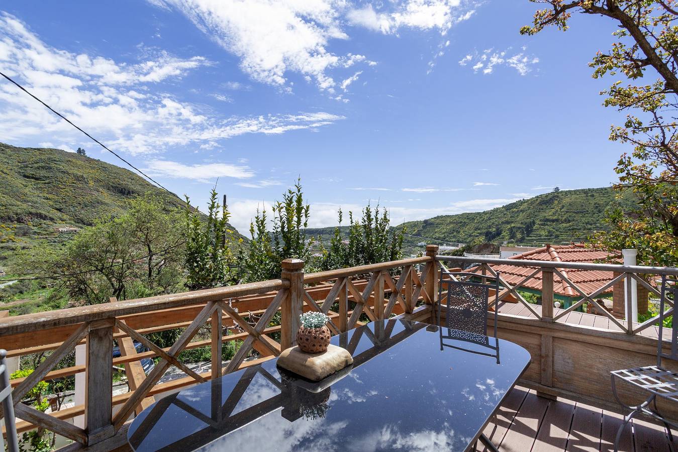 Apartamento inteiro, Casa principal de férias com vista para a montanha, Wi-Fi e ar condicionado in Las Lagunetas, Vega de San Mateo