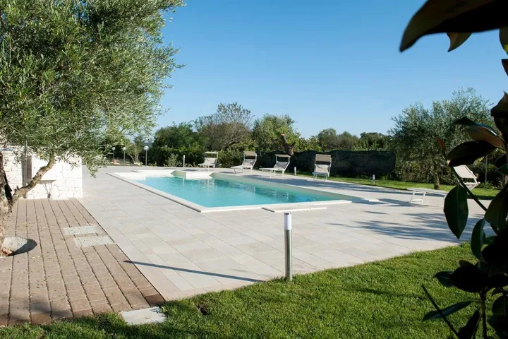Resort para 6 personas, con jacuzzi además de piscina y jardín, Familias con niños - 1