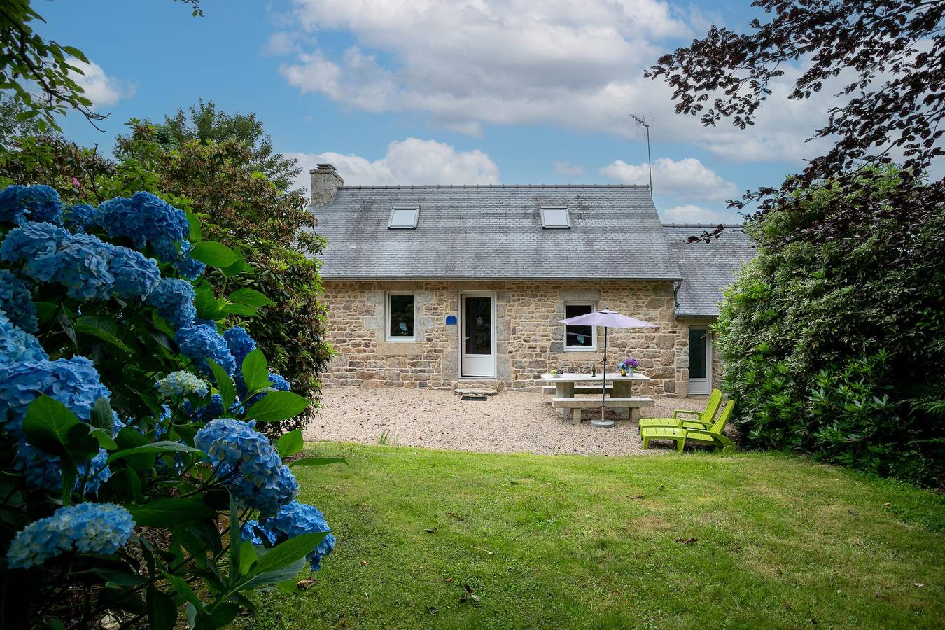 Ferienhaus 'Ty Nevez' mit privater Terrasse und privatem Garten in Lanvellec, Ceinture Dorée