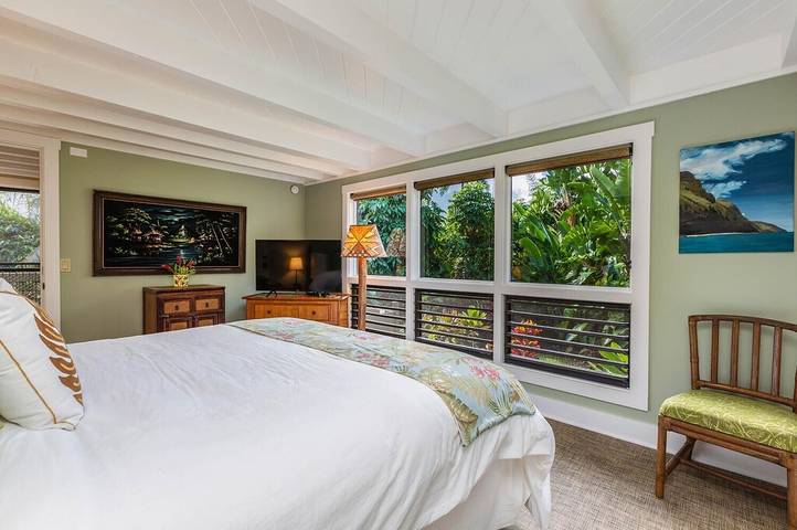 Vacation rental for 10 people, with balcony and hot tub in Hanalei