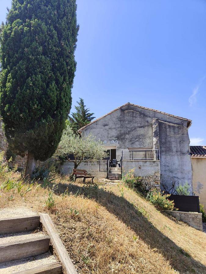 Gîte pour 3 personnes, avec vue et terrasse à Saint-Roman-de-Malegarde - 3