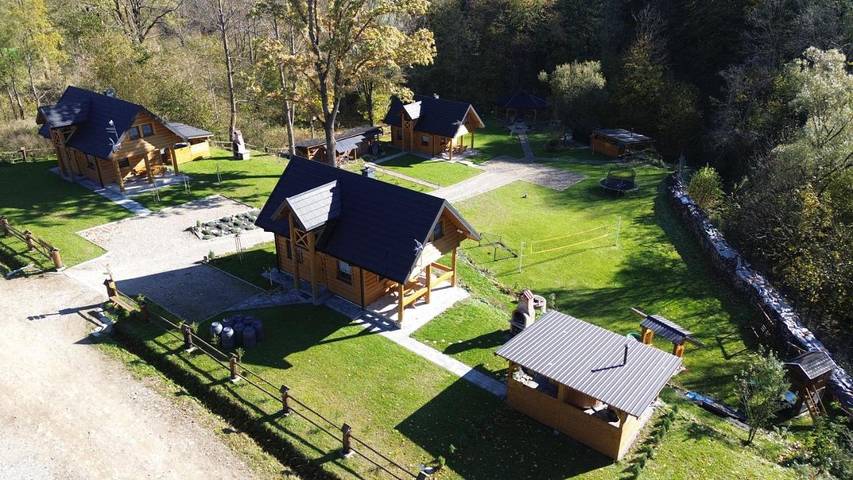 Domek letniskowy dla 10 osób, z ogród i widok oraz sauna, zwierzęta dozwolone w Podkarpacie