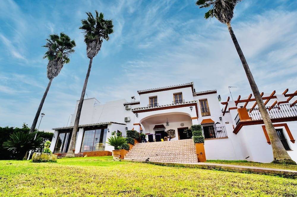Country house with pool in the Sierra de Cádiz in Villamartín, Pueblos Blancos