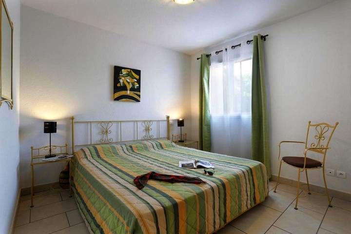 Location de vacances pour 4 personnes, avec jardin et terrasse ainsi que vue et piscine, animaux acceptés à Alénya - 2