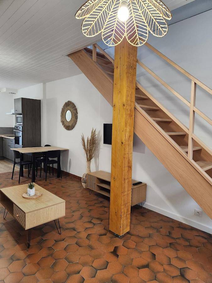 Gîte pour 5 personnes, avec terrasse à Villeneuve-la-Comptal