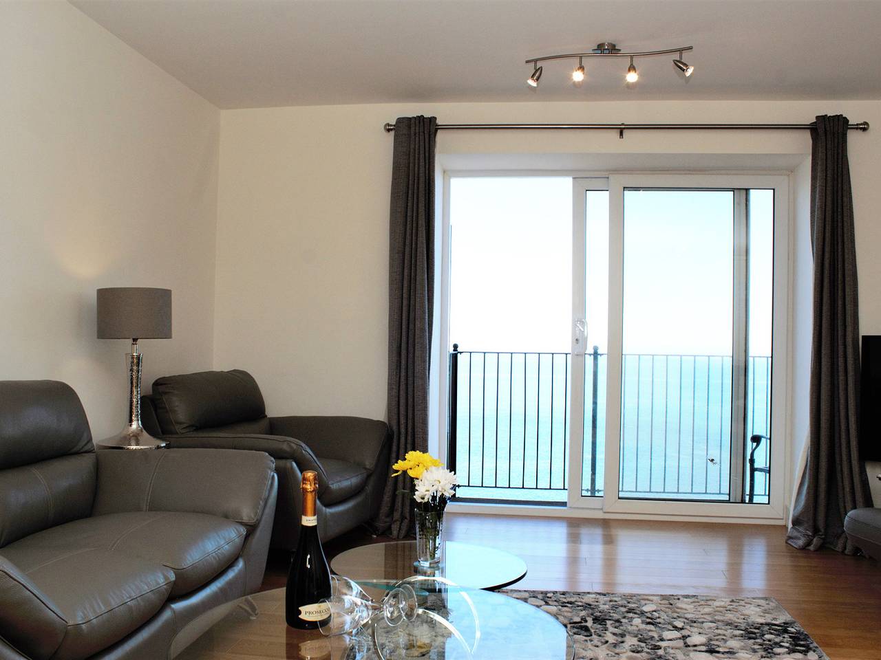 Entire studio, Ocean Breeze in Ilfracombe, Devon