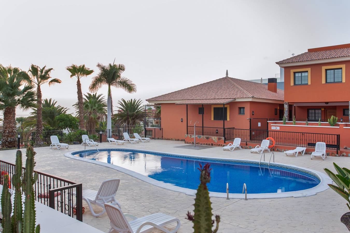 Ganze Wohnung, Ferienwohnung 'Obsidian Aquarela Costa Adeje' mit Gemeinschaftspool, Balkon und Wlan in Miraverde, Adeje