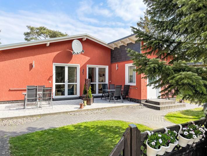 Ferienhaus für 4 Personen, mit Terrasse und Garten in Zinnowitz