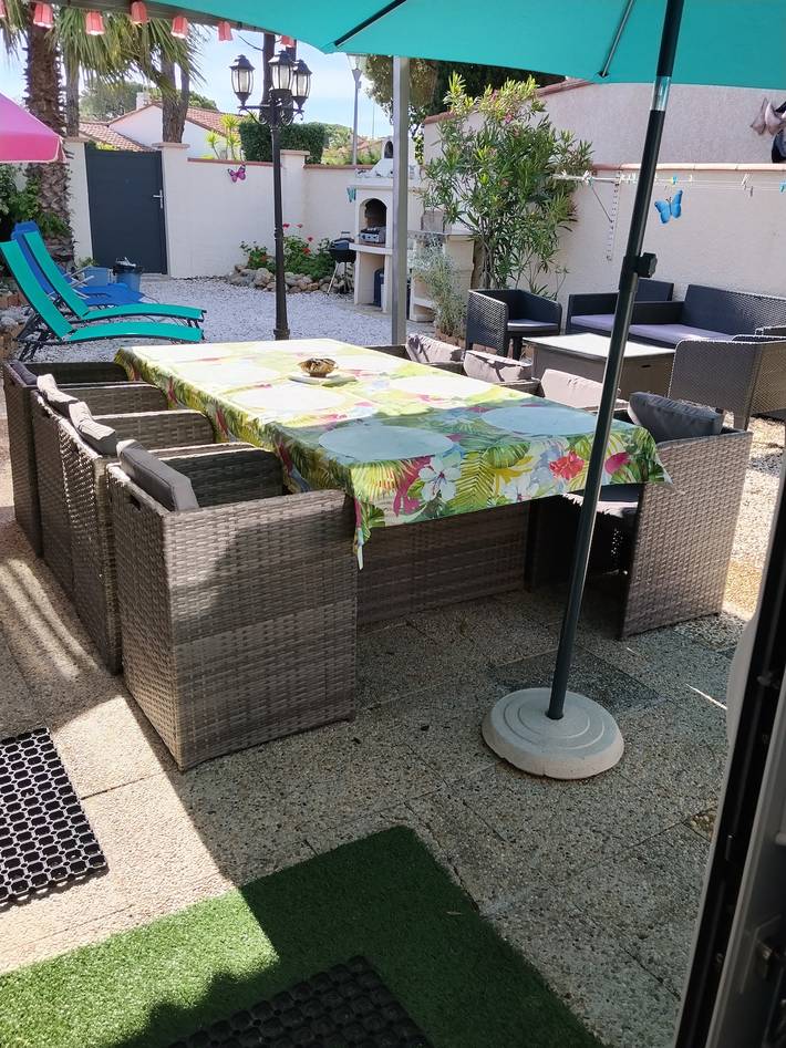 Villa 'Bord De Mer* chez roselyne*' with Private Garden, Parking, Wi-Fi in Saint-Cyprien-Plage, Saint-Cyprien