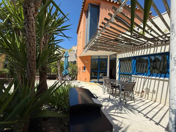 Location de vacances pour 4 personnes, avec piscine et jardin ainsi que bassin pour enfant et vue à Saint-Guiraud - 4