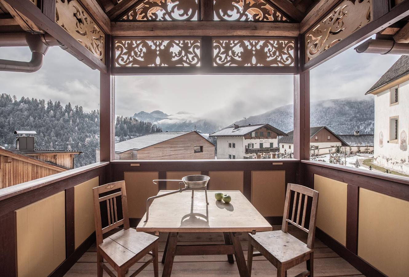 Ganze Wohnung, Ferienwohnung 'Ciasa Somuer - Stöa' mit Bergblick, privater Terrasse und Wlan in Pieve di Marebbe, Enneberg