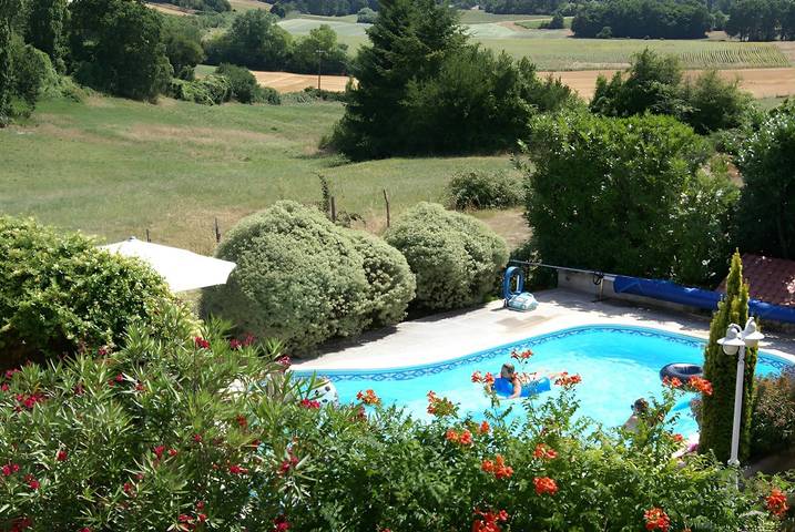 Gîte pour 6 personnes, avec piscine et jardin à Soubran