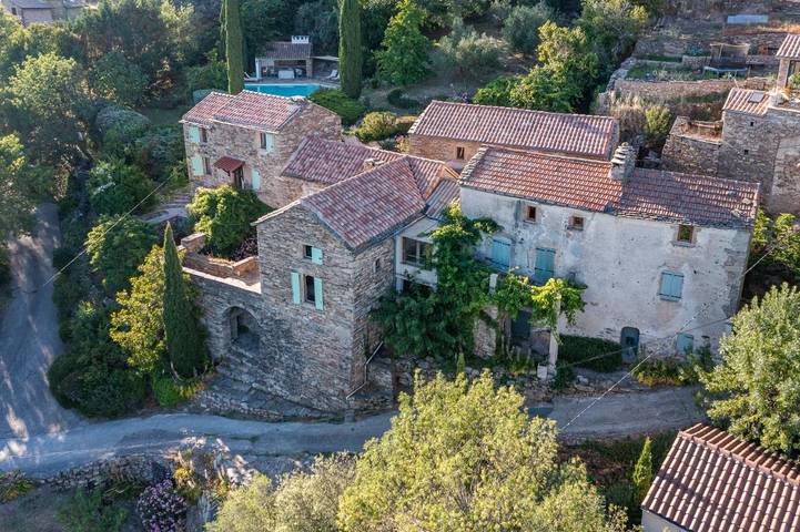 Location de vacances pour 8 personnes, avec vue ainsi que piscine et jardin, animaux acceptés à Mons (Béziers) - 2