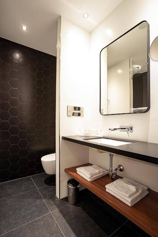 Hotel für 2 Personen, mit Balkon und Terrasse sowie Garten und Pool in Blankenfelde-Mahlow - 4