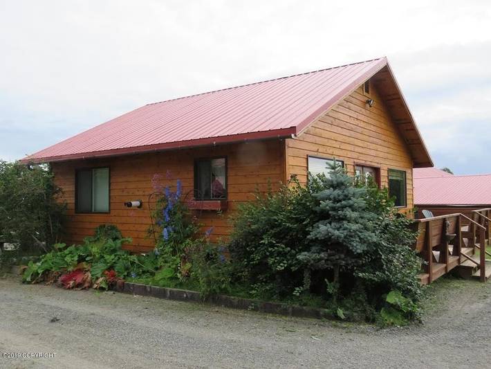 Vacation rental for 4 people, with terrace and yard in Alaska