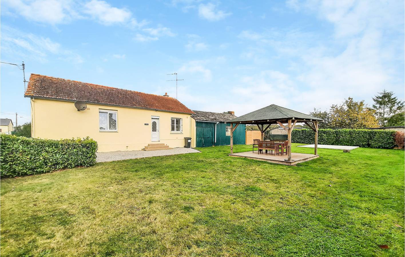 Charmant appartement de 72m2 avec parking et jardin in Chelun, Fougères-Vitré