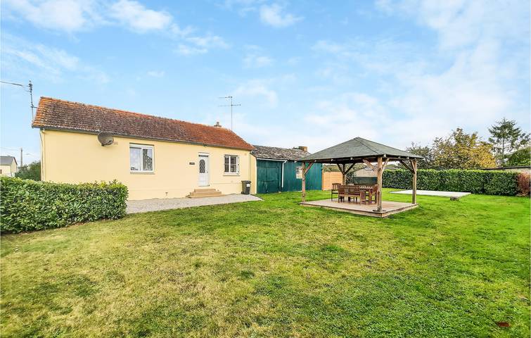 Gîte pour 4 personnes, avec terrasse et jardin, animaux acceptés à Chelun