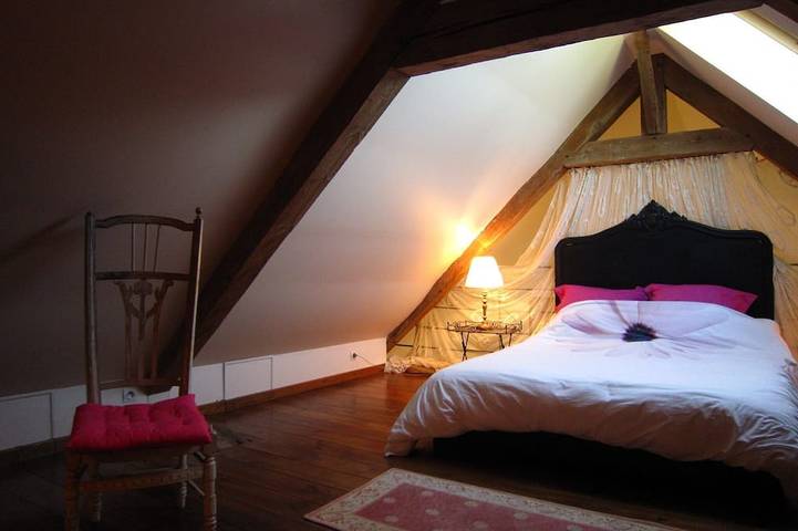 Location de vacances pour 2 personnes, avec sauna et piscine ainsi que jardin et jacuzzi dans Ponts sur Seulles - 2