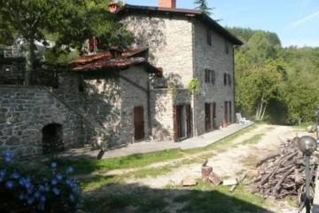 Ferienhaus für 9 Personen, mit Garten und Pool sowie Whirlpool und Terrasse in Castel San Niccolò