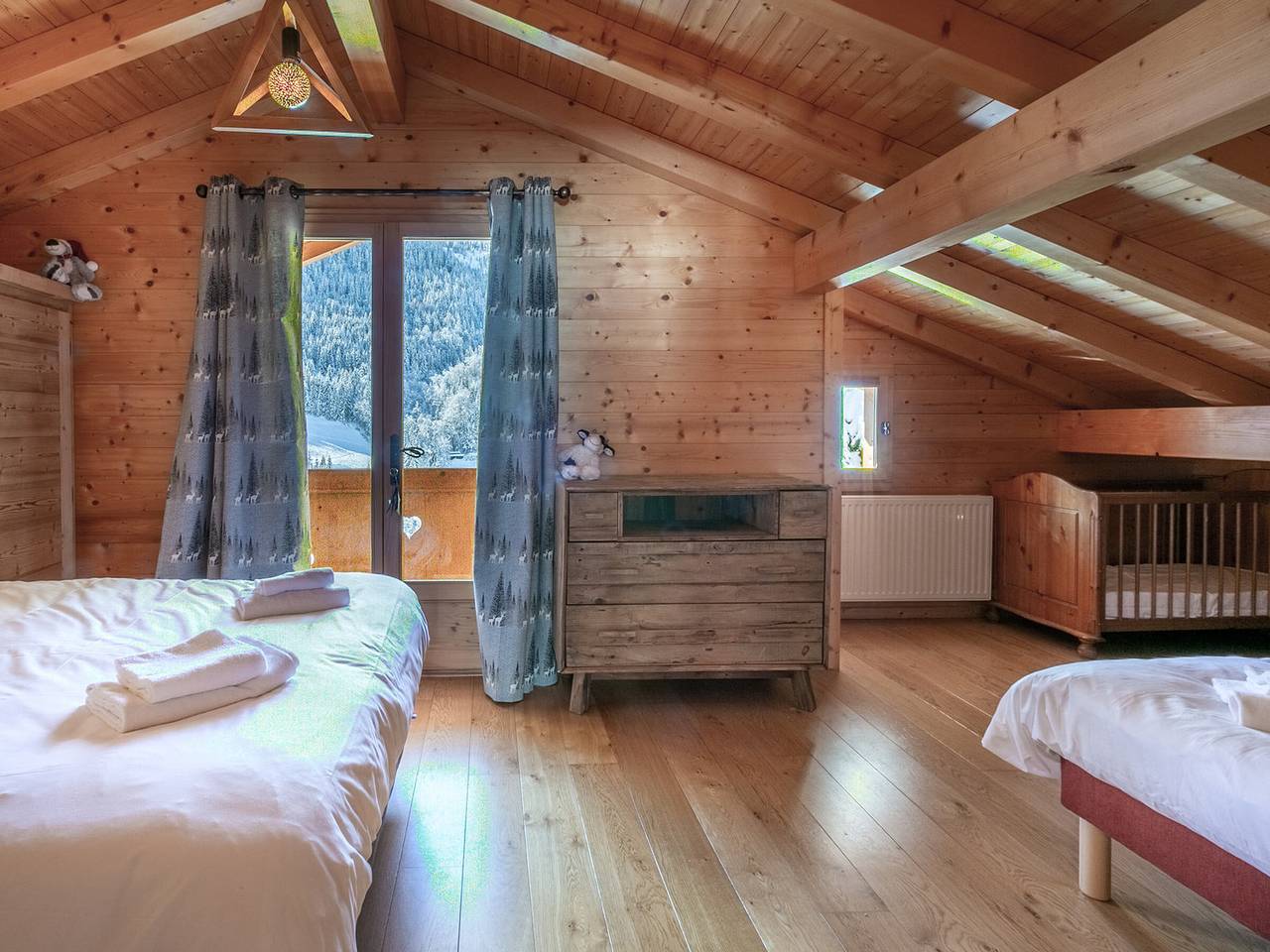 Chalet 4 Étoiles 13 Pers. à La Clusaz - Grande Terrasse, Garage, Wifi, Arrêt Skibus à Proximité in La Clusaz, Région d'Annecy