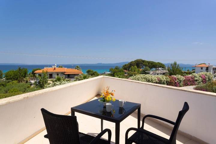 Location de vacances pour 2 personnes, avec jardin et vue, animaux acceptés dans Pefkochori - 2