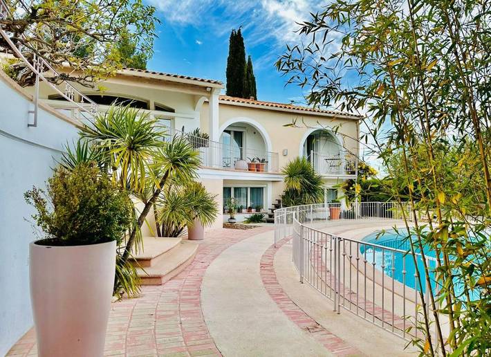 Gîte pour 2 personnes, avec Balcon et Terrasse ainsi que Jardin et Bassin pour enfant à Montferrier-sur-Lez