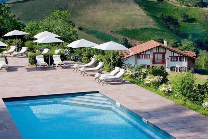 Hôtel pour 2 personnes, avec jacuzzi et jardin ainsi que sauna et piscine, animaux acceptés à Bidarray - 2