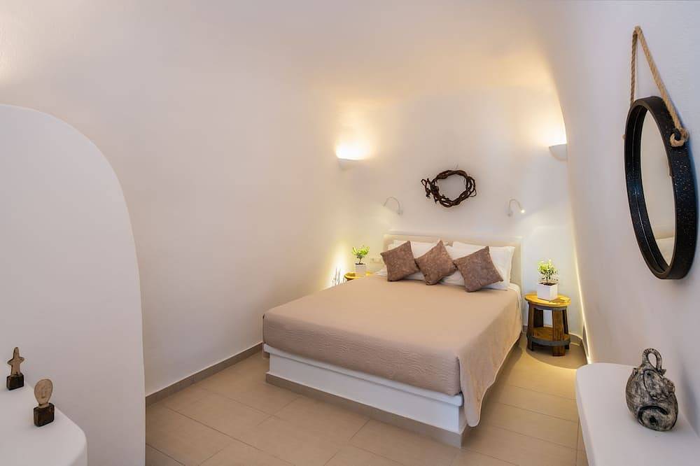 Appartamento intero, Two bedroom suite with Outdoor hot tub (Ambelos) @ Aegean Mist Suites in Megalochori, Santorini