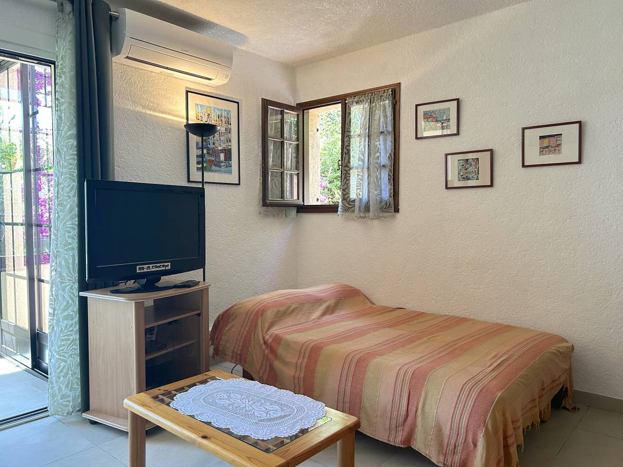 Appartement entier, Charmant T2 climatisé, 4 pers, terrasse sud, proche plage, parking, ménage inclus in Cavalière, Le Lavandou