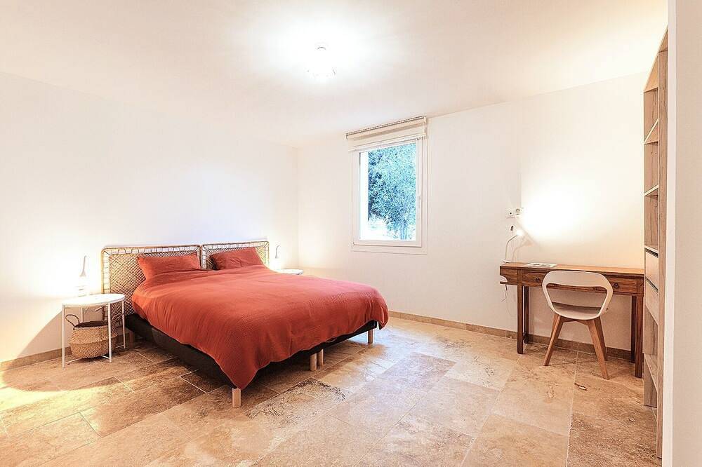 Apartamento entero, L'Oléastre Apartment 80 M2 2 bedrooms with private bathroom 28 m2 each in Pélissanne, Region de Aix-en-Provence
