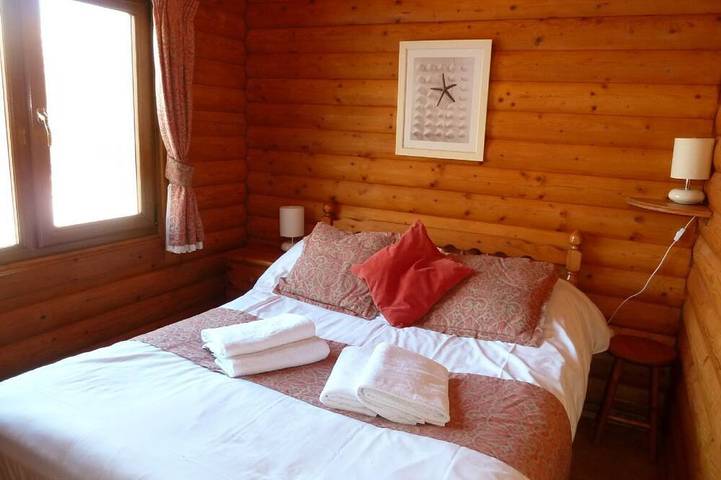 Log Cabin mit Hot Tub | Schlafen 4 | Im Cairngorm Nationalpark | akzeptiert Hunde in Glenshee, Cairngorms National Park