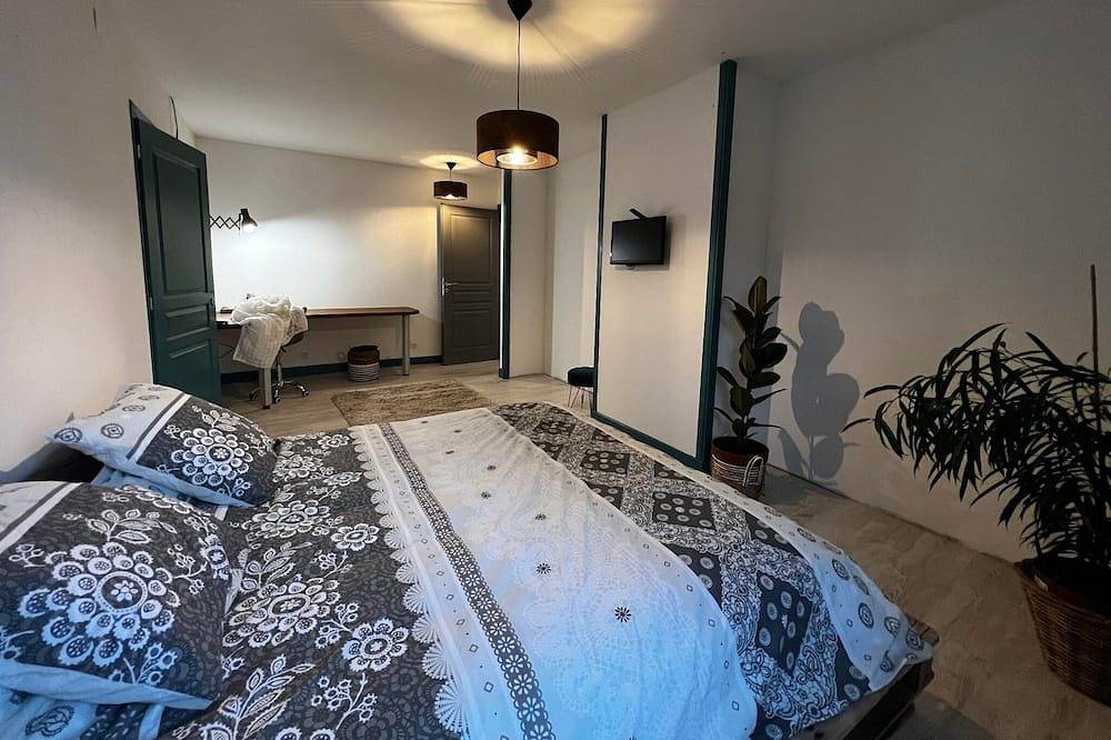 Gite a la ferme avec jacuzzi et piscine, maison privative in Saint-Félix-de-Tournegat, Ariège