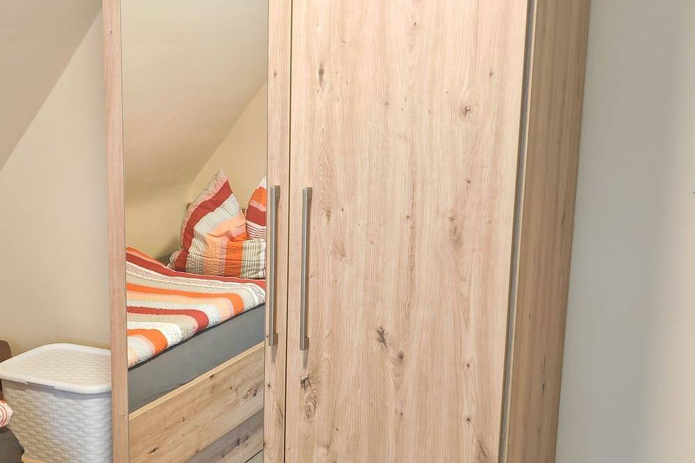 Ganze Wohnung, Ferienwohnung Morretalblick/Odenwald renov. mit herrl. Dachterrasse u. Wall-Box in Buchen, Neckar-Odenwald-Kreis