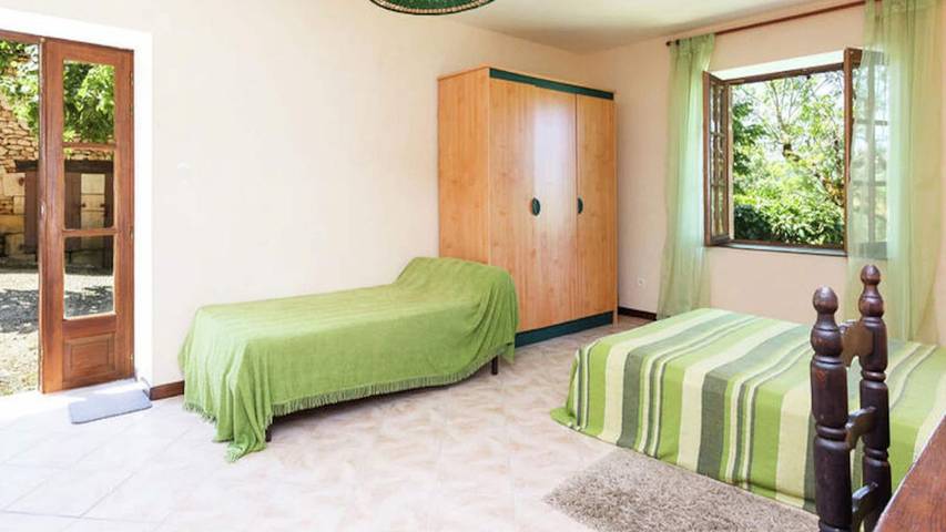 Gîte pour 6 personnes, avec jardin à Saint-Léon-sur-Vézère - 4