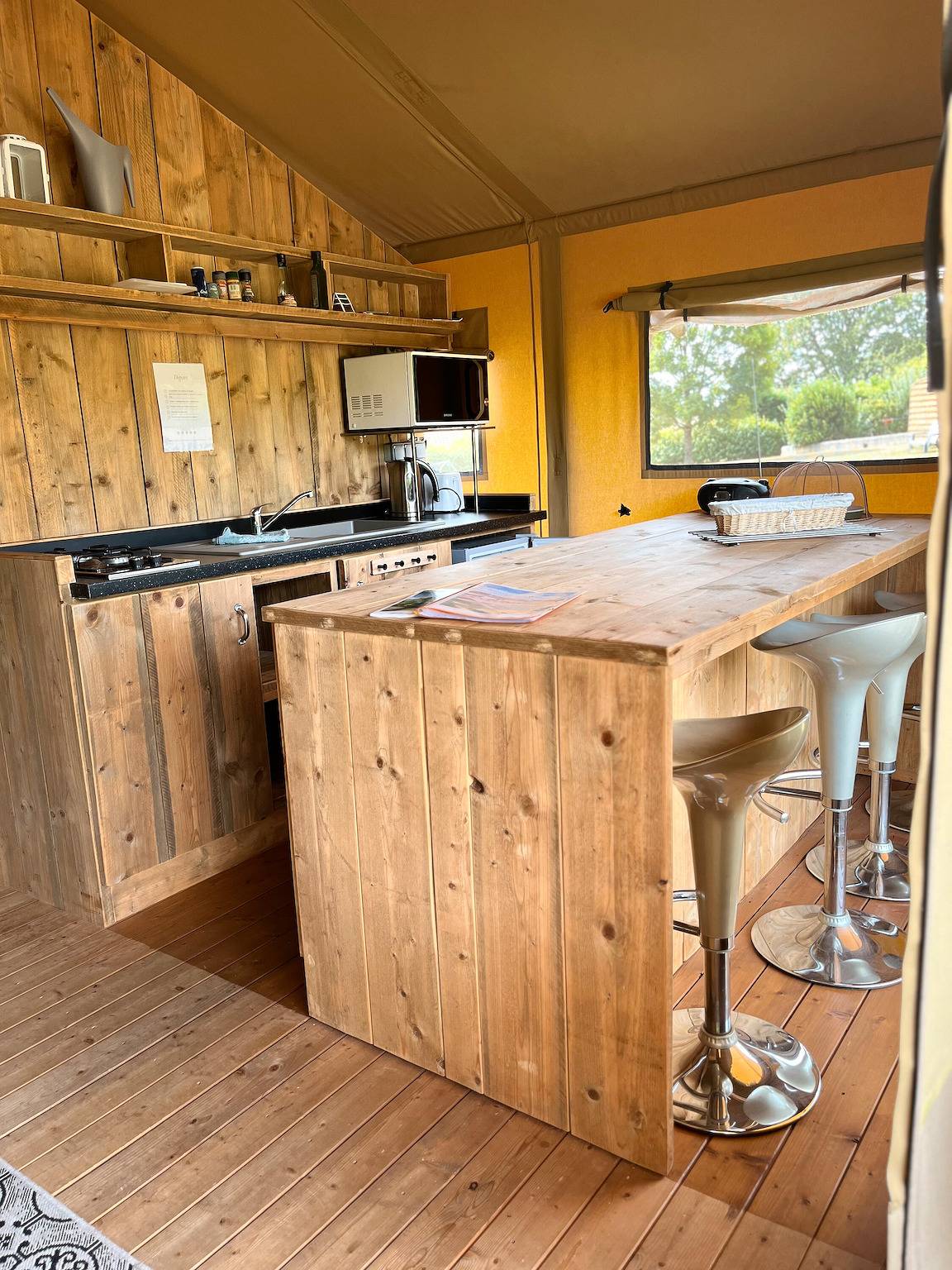 Lodge “La Forêt” au cœur du Périgord – Confort et détente en famille in Saint-Sauveur (Dordogne), Périgord Pourpre