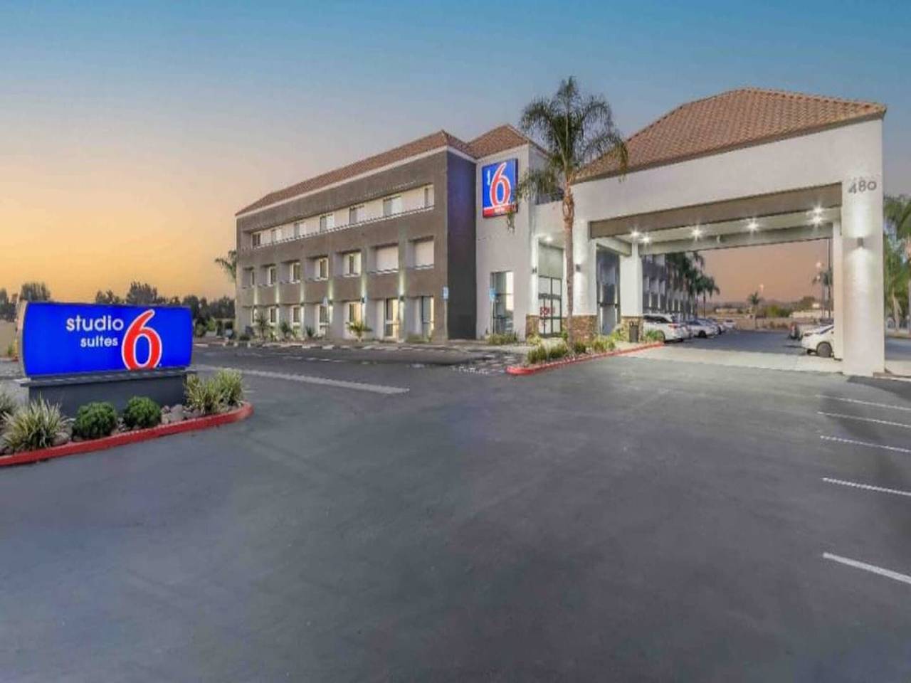 2 Camas Queen | Ns | Nevera in Perris, Riverside County