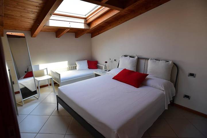 Ganze Wohnung, Golf von Loano am Meer mit Parkplatz in Loano, Riviera di Ponente