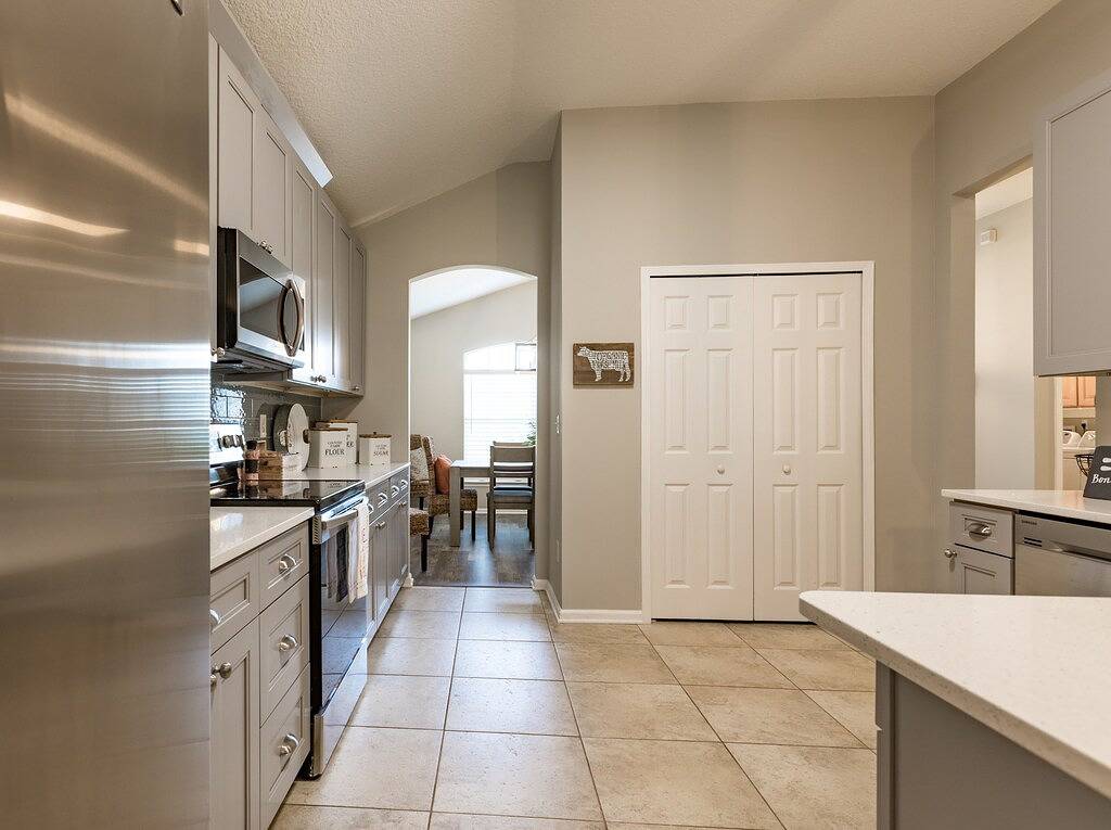 Rustic Owl w/ 2Kings In Fleming Island in Clay County (FL)