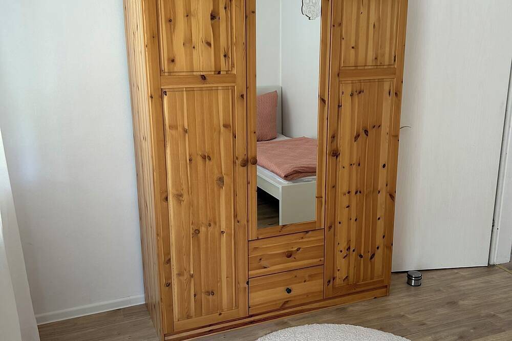 Ganze Wohnung, Moderne Ferienwohnung mit Balkon - nur 1 min. zum Freibad, für bis zu 4 Gäste in Boppard, Mittelrhein